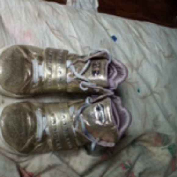 Girl shoes - Picture 1 of 3